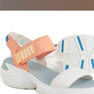 Sorel Explorer Blitz Stride sandals